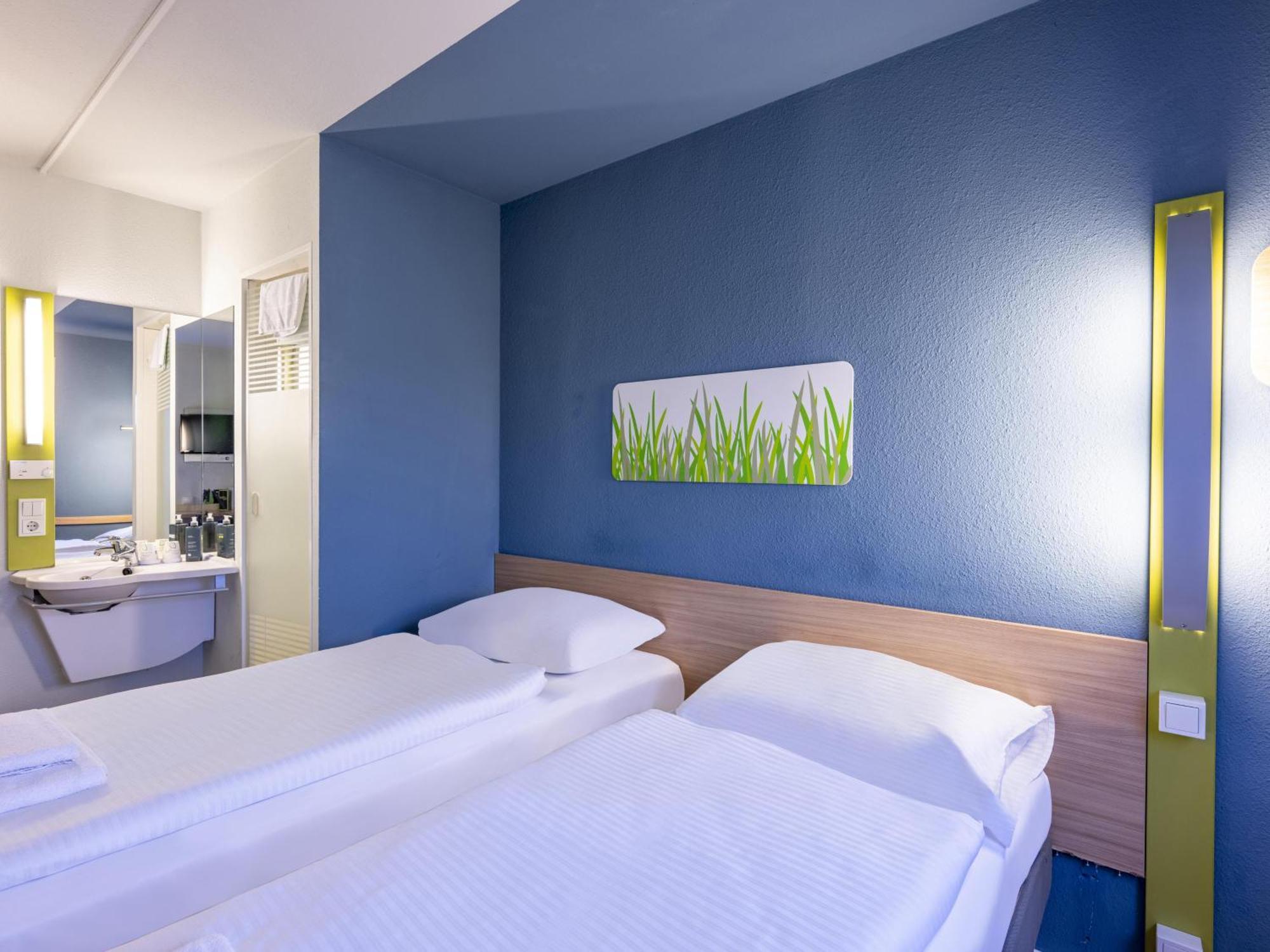 B&B Hotel Giessen-Linden Exteriör bild